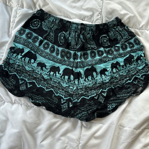 Boho elephant shorts from Thailand - Picture 3 of 3